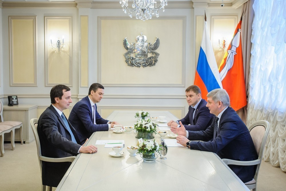 Воронежский губернатор Гусев и Рогозин обсудили дела на ВАСО