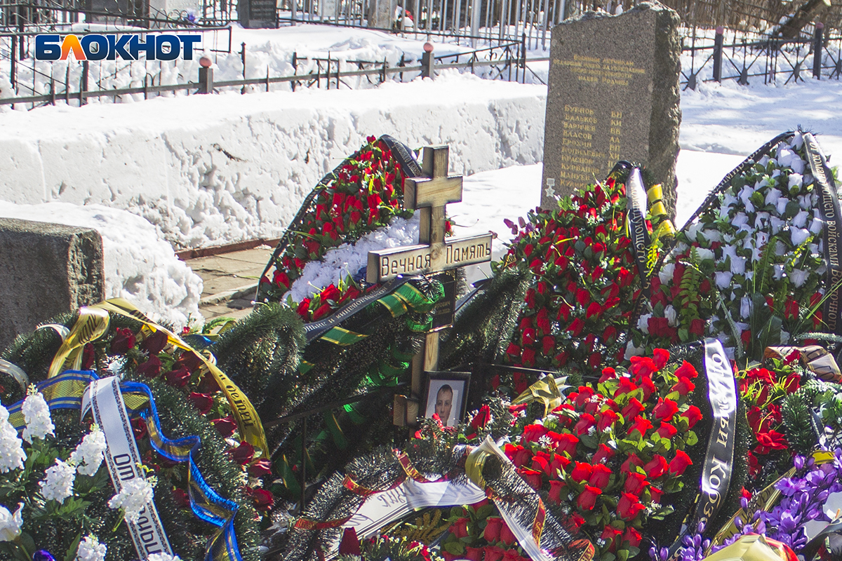 Похоронили погибших на украине. Могилы погибших в спецоперации. Могилы погибших на Украине.