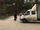 Воронежцы устали глядеть на фланирующие автомобили по парку «Алые паруса»
