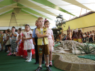 Воронежским сиротам-первоклассникам утроили праздник «В первый раз в первый класс»