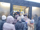 Пробки, космические цены на такси и давки на остановках: как Воронеж встретил первый снег