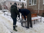 Подрядчик дал – подрядчик взял: скандал из-за лавочек разгорелся в Воронеже