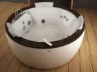 Jacuzzi: гидромассажные ванны Nova, круглые, угловые, встраиваемые акриловые ванны Nova