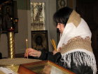 В воронежском православном храме у прихожанки отобрали пакет с деньгами