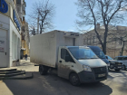 Парковка на тротуаре вскрыла проблему бизнеса и демографии в Воронеже