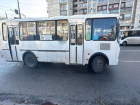 Автобус сбил женщину на светофоре в Воронеже