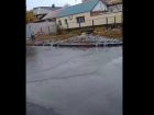 Разлив зловонной реки показали на видео в Воронеже