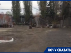 Собственники многоэтажки запретили школьникам ходить через их двор в Воронеже