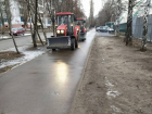 Снегоуборочная техника выехала убирать чистые дороги в Воронеже