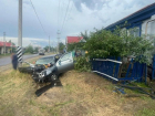22-летний водитель влетел в жилой дом и погиб в селе Воронежской области