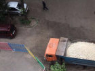 Дорожники объяснили, почему забаррикадировали жителей Воронежа в собственном дворе