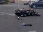 Пугающее ДТП с мотоциклом свидетели запечатлели на видео под Воронежем