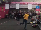 Штурм толпы воронежцев пустого MediaMarkt попал на видео