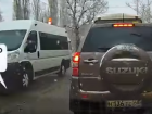 Гонки на красный сигнал светофора двух воронежских маршруток попали на видео