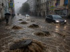 Нечистоты затапливают одну из улиц Воронежа даже при малейшем дожде