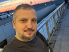 «Всегда больнее всего делают любимые»: комик Дмитрий Позов заявил, что его не пустили в воронежские заведения 