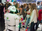 «РИФ-Воронеж 2017»: общение с роботом и всё о блокчейне