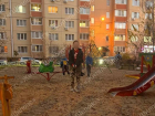 TikTok-гангстеры вышли во двор: Воронежские дети устроили боевик на площадке