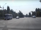 Воронежские полицейские оштрафовали водителя ПАЗа, промчавшегося на красный свет