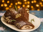 Что приготовить к Новому году: «Рождественское полено» с малиной и маскарпоне
