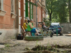 Из-за разрушенной дороги инвалид-колясочник стал заложником обрушившихся стен воронежского общежития