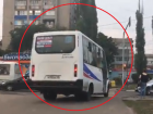 Наглый маршрутчик, рассекающий по тротуару в Воронеже, попал на видео