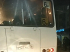 Высадка пассажиров маршрутки посреди дороги попала на видео в Воронеже