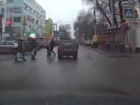 Пешехода сбили на «зебре» в Воронеже и прокатили на капоте