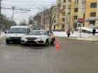 Водитель «Лифана» подрезал машину «скорой» в Воронеже