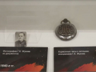 Личные вещи и письма великого маршала Жукова привезла его правнучка в Воронеж