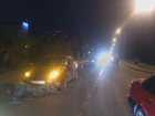 Подростки на мопеде попали в больницу после столкновения с двумя авто в Воронеже