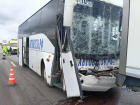 Автобус с 26 пассажирами влетел в грузовик на трассе "Дон" в Воронежской области 