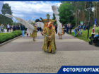 Парад уличных театров в «Алых парусах» открыл Платоновфест-2026 в Воронеже