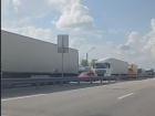 Дорожники избавили водителей от адской пробки у платного терминала под Воронежем