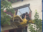 От нависающих опасных балконов спасли воронежцев
