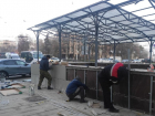 Роскошные гранитные плиты стали прятать за вентфасадом в центре Воронежа