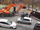Заточение чужой машины в Ботанический сад попало на видео в Воронеже