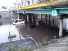 В Воронеже начали поиск спасателя дороги от потопов на бульваре Победы