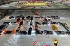 Автомобилисты необычно поздравили воронежцев с Новым годом 