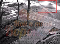 Момент ДТП с огненным взрывом такси попал на видео в Воронеже