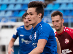 Счастливый пенальти новичка принес «Факелу» победу на старте нового сезона