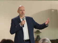 Зачем Холод возник на дорогостоящем мероприятии ОП Воронежской области