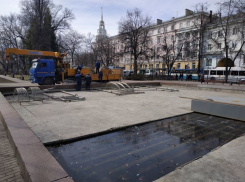 В Кольцовском сквере Воронежа разобрали светодиодный фонтан