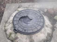 Загадка воронежской дыры: пропасти в дороге довели местных жителей до ручки