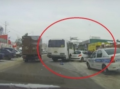 Воронежская маршрутка протаранила французскую иномарку на Машмете