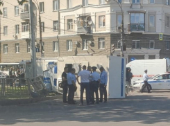 Автозак перевернулся в центре Воронежа - пострадали 4 человека