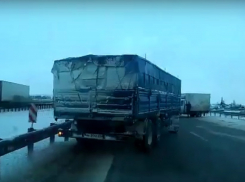 Опасный «дрифт» дальнобойщика на трассе в Воронежской области попал на видео