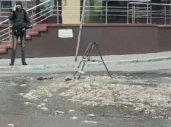 В Воронеже бочками начали вывозить фекалии с улицы Шишкова