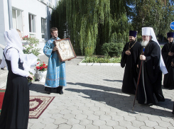 Митрополит Сергий освятил здание духовной семинарии, переданное правительством Воронежской области