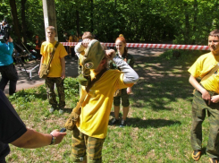 В Воронеже на Олимпике дети надевали противогазы и оказывали помощь пострадавшим (ФОТО)